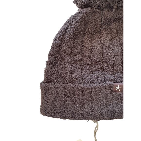 Barefoot Dreams CozyChic Cable Knit Beanie Pom Pom Hat Dark Brown‎ One Size NWT - Picture 3 of 9